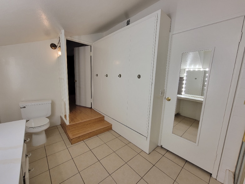 Building Photo - 13533 Leadwell St