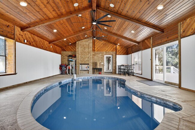 Building Photo - 231 Schmidt Ln