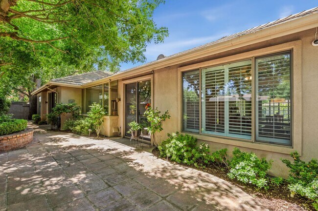 Building Photo - Coveted Crocker Grove Village in Gold River