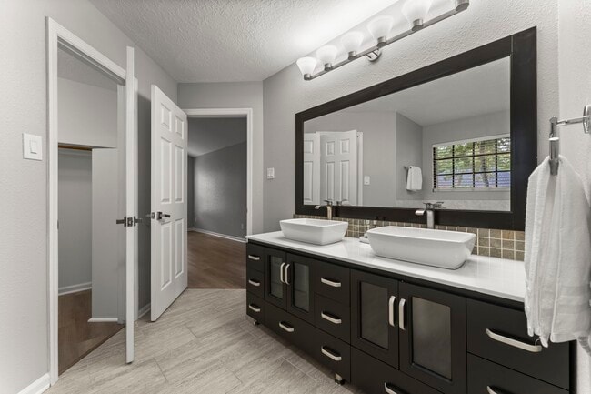 Building Photo - 105 Eagle Rock Cir