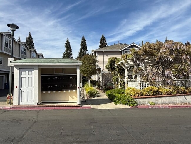 Building Photo - 2-Bedroom Martinez Townhome Near The Village Oaks Shopping Plaza