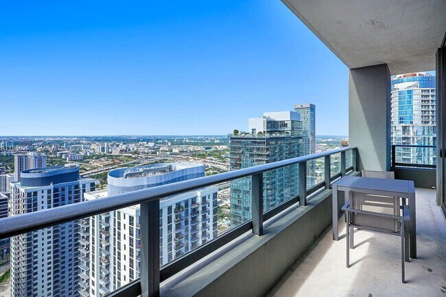 Building Photo - 159 NE 6th St