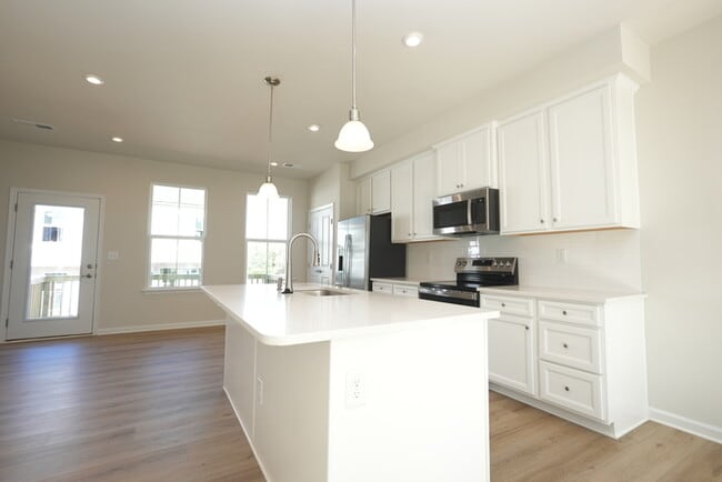 Building Photo - Impeccably Maintained 4BR Home in Arbor St...