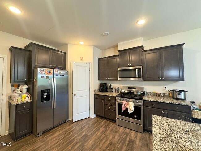 Building Photo - 3233 Retama Run