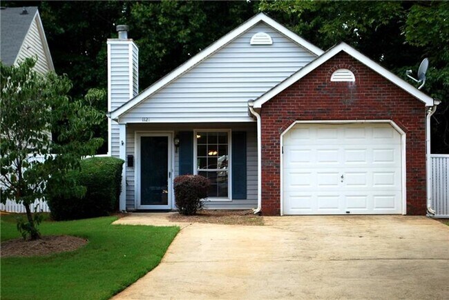 Primary Photo - 2 bed/2 bath bungalow in the wonderful Bri...