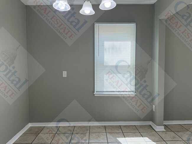 Building Photo - 4422 NE 16th Terrace