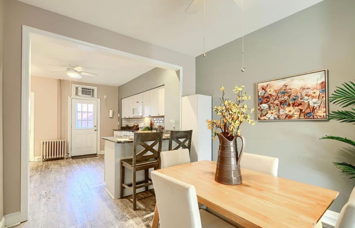 Building Photo - 627 S Eaton St