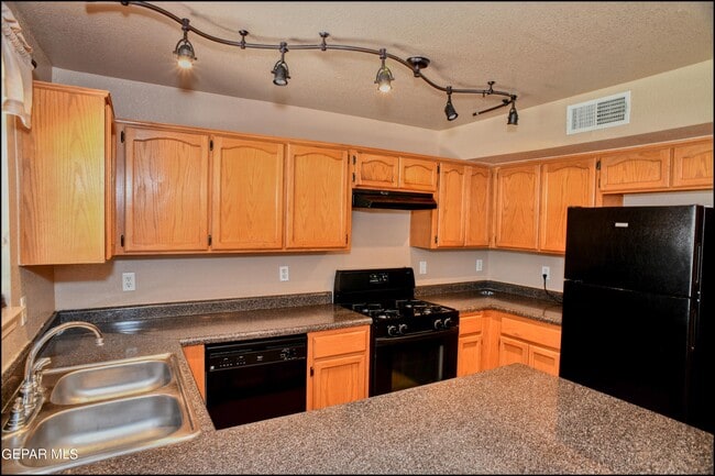 Building Photo - 3140 Tierra Encino Dr