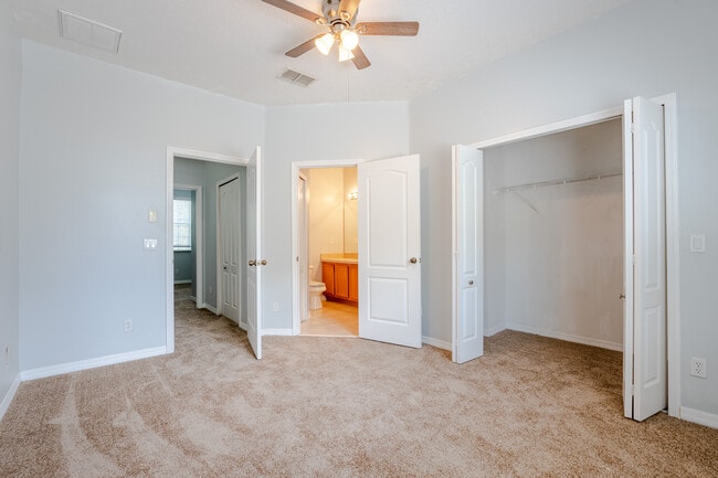 Building Photo - 3581 Wilshire Way Rd