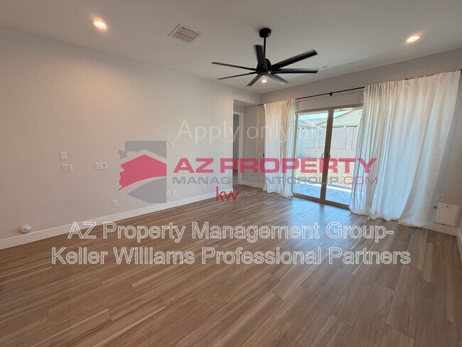 Building Photo - 13314 W Dale Ln