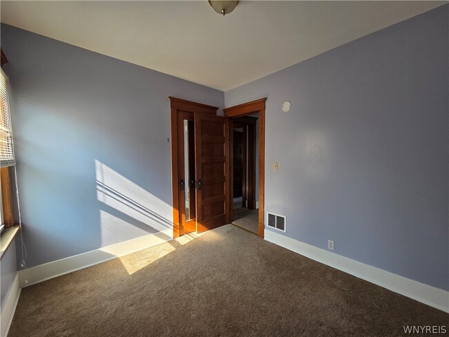 Building Photo - 94 Parkwood Ave