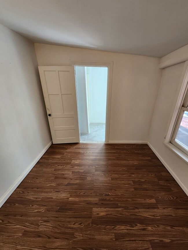 Building Photo - 3 Bedroom Home Available in Harrisburg!