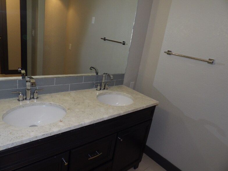 Building Photo - 11130 Burgess Ln