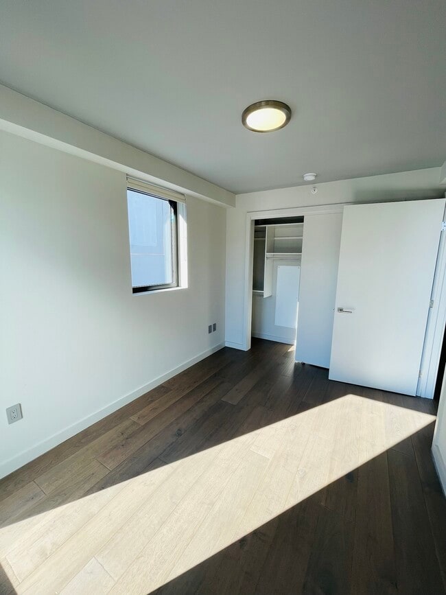 Building Photo - 1238 Sutter St