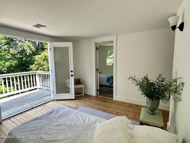 Building Photo - 5153 NY-9G