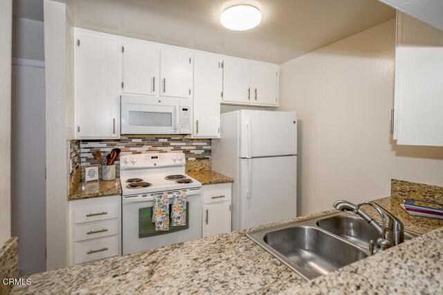 Building Photo - 5460 White Oak Ave