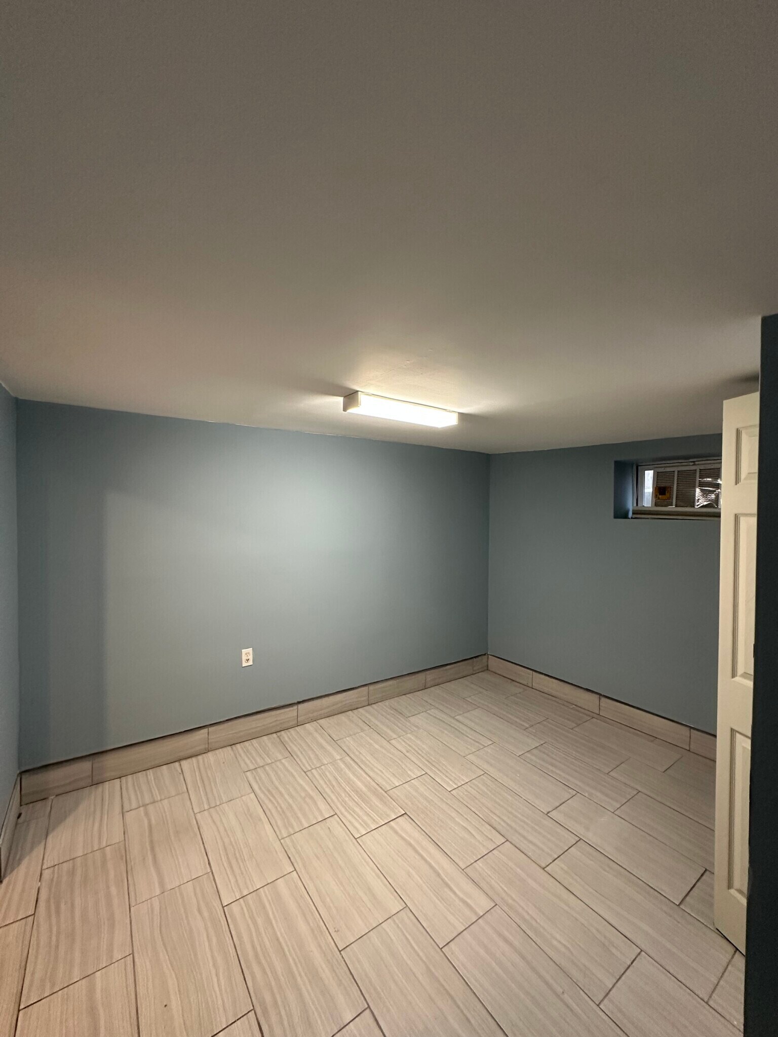 Building Photo - 18 Spring Garden St