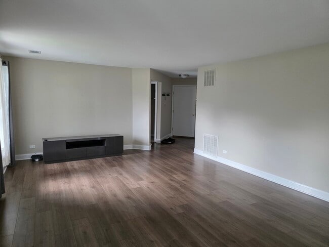 Building Photo - 1545 Thornfield Ln