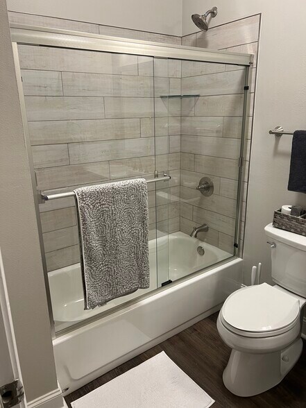 Building Photo - 3218 Veterans Memorial Pky