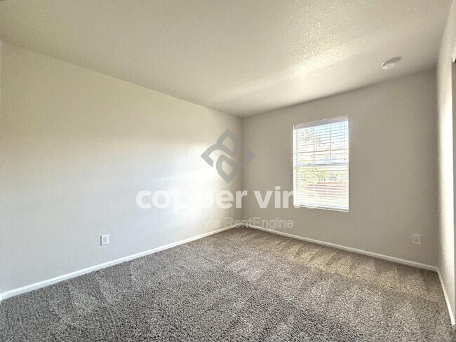 Building Photo - 1163 S Walden Ct
