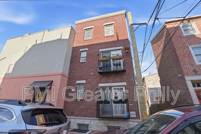 Building Photo - 243 Montrose St