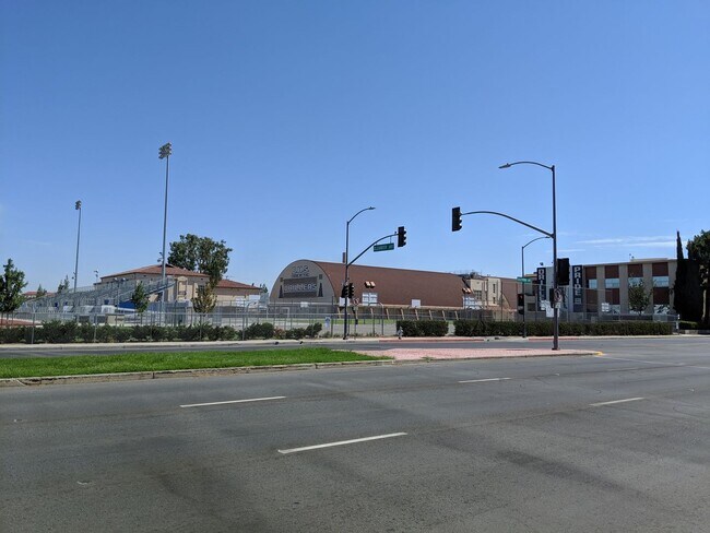 Building Photo - Z-Cal
