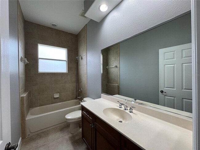 Building Photo - 142 Harrington Ct