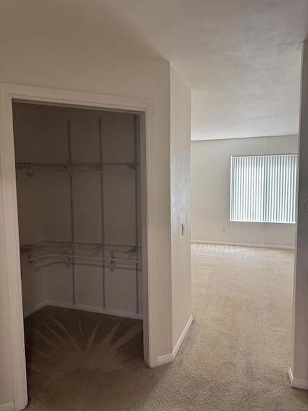 Building Photo - 10016 Maya Linda Rd