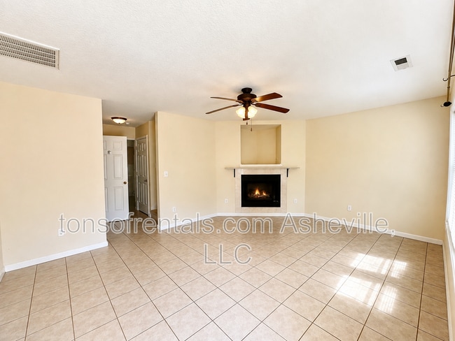 Building Photo - 28 Rotunda Cir