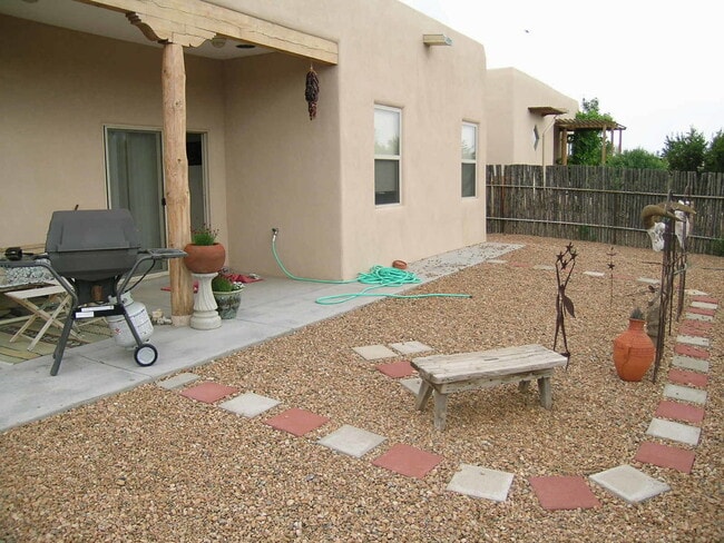 Building Photo - 2194 Manuel Medrano Rd