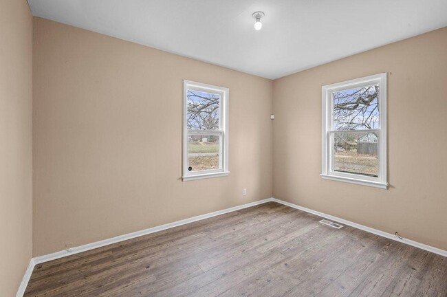 Building Photo - 2016 Reynolds St