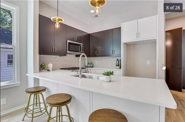 Building Photo - 454 Calhoun St NW