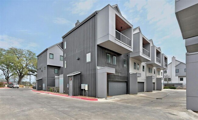 Building Photo - 5924 S Congress Ave