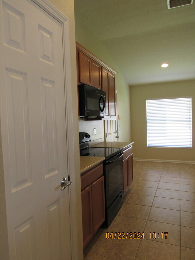 Building Photo - 14703 Wake Robin Dr