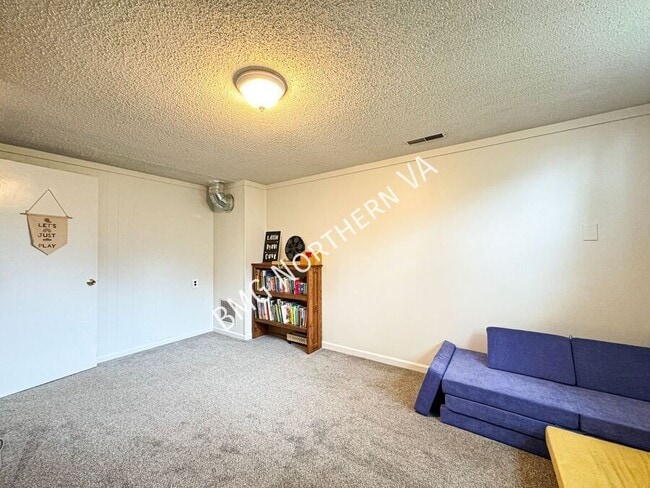 Building Photo - 311 Prospect Dr SW