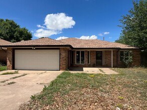 Building Photo - Available July 10th with storage shed & all appliances included!