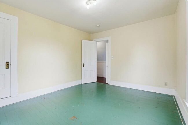 Building Photo - 482 South St