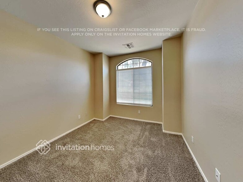 Building Photo - 13010 W Rosewood Dr