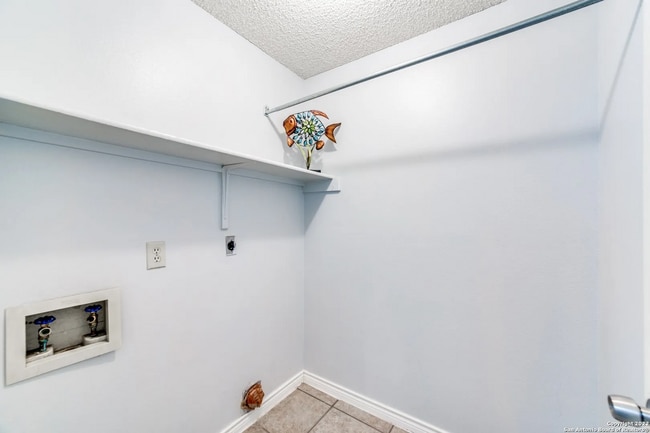 Building Photo - 7921 Santa Catalina