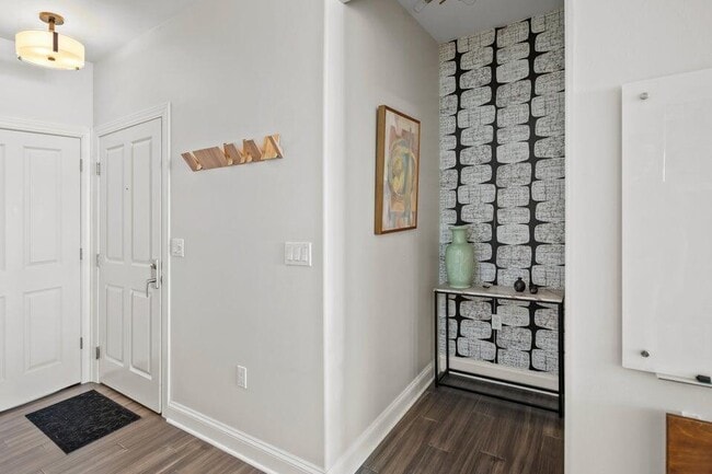 Building Photo - 1905 N Water St