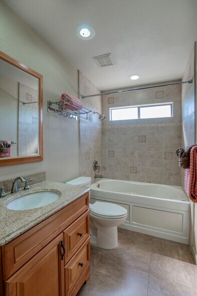 Building Photo - 14481 N Kings Way