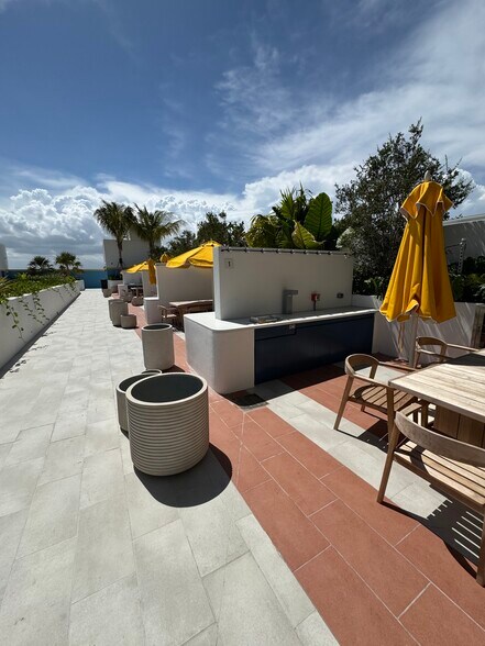 Building Photo - 264 NW 31st St