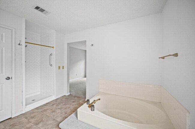 Building Photo - 3018 Granite Lake Dr