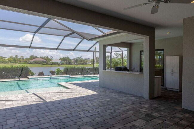 Building Photo - 13927 Old Creek Ct