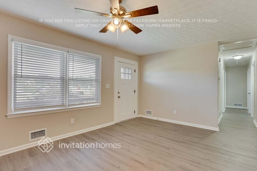 Building Photo - 2421 Kennedy Ln