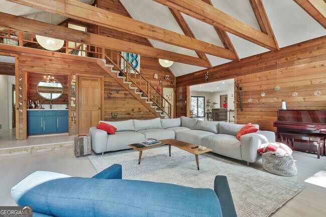 Building Photo - 115 Rolling Green