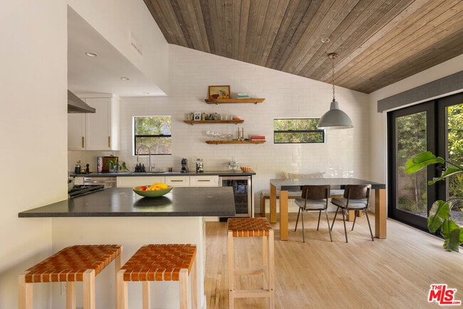 Building Photo - 2611 Range Rd