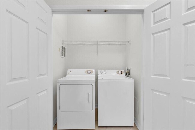 Building Photo - 1357 Venezia Ct