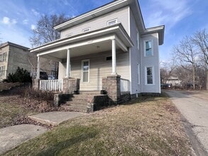 Building Photo - 633 Coit Ave NE