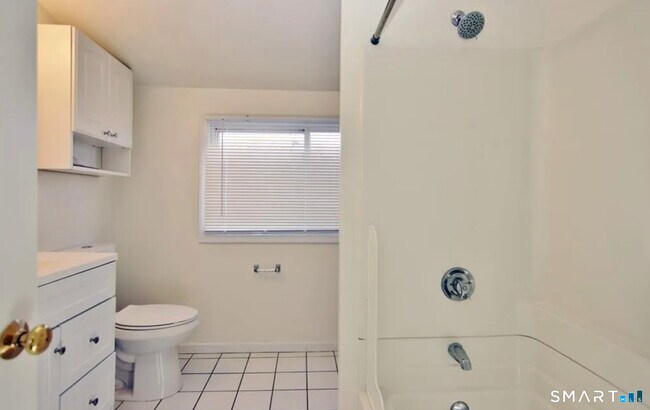 Building Photo - 16 Haviland St